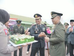 Surprise HUT TNI Ke 78 Anggota Polres Seruduk Makodim 0119/BM