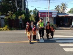 Polres Pidie Jaya Laksanakan “Strong Point” untuk Menjamin Keamanan Anak-anak Sekolah dan Pengguna Jalan