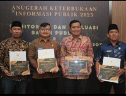 Pemkab Sijunjung Terima Penghargaan Keterbukaan Informasi Publik Tahun 2023