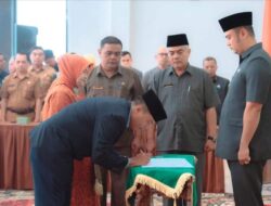 68 Orang Pejabat Administrasi dan Fungsional Dilingkungan pemerintah Sijunjung Dilantik dan Diambil Sumpahnya di Awal Tahun 2024