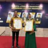 Pj Kota Langsa Syaridin S.p.d Kepala Dinas pendidikan Menerima Penghargaan literasi Indonesia( Forum )Indonesia Menulis.
