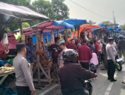 Meugang: Personel Polres Bener Meriah dan Polsek Jajaran Lakukan Patroli dan Pengaturan di Pasar