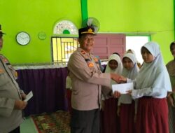 Barbagi Di Bulan Suci Ramadhan, Kapolsek Guntul Beserta Jajaran Santuni Anak Yatim Dan Piatu