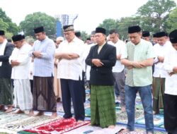Forkopimda Kota Binjai Melaksanakan Sholat Idhul Fitri 1445H Di Lapangan Merdeka Binjai.