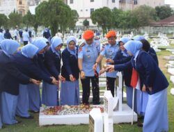 Rangka Memperingati HUT ke-78 Tentara Nasional Indonesia Angkatan Udara Ziarah Ke Makam Pahlawan.