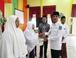 Penjabat Walikota Langsa Syaridin S.Pd., M.Pd membuka manasik haji bagi 162 calon jamaah haji (CJH).