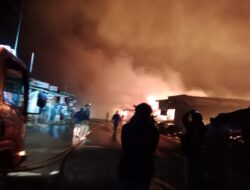 Diduga Arus Pendek Listrik, Sebelas Rumah Hangus Terbakar