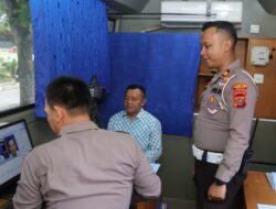 Dirlantas Poldasu Dan Sat Lantas Polrestabes Medan Gelar Kerjasama SIM Keliling Di Kampus UINSU