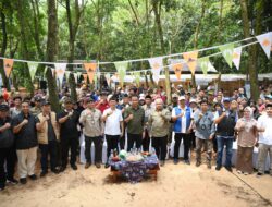 Buka Gelar Produk Pasar Leuweung Bekasi, Bey Dorong Rutin Digelar Seminggu Sekali