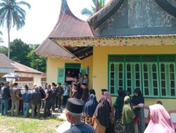 Tokoh Pendidikan Syamsuar Syam Dimakamkan di Nagari Kumanis, Kabupaten Sijunjung