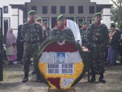 Kodim 0119/BM Berduka: Dandim Pimpin Langsung Pemakaman Militer