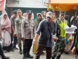 TNI-Polri dan Satpol PP Amankan Lalu Lintas Pasar Meugang Bandar Baru Pidie Jaya