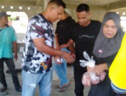 Warga Desa Sungai Pauh Meriahkan Menerima Manfaat Daging Qurban Di Hari Raya Idul Adha 1445 Hijriah.