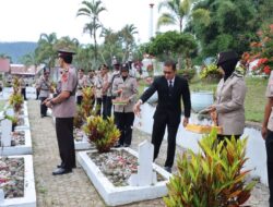 Hari Bhayangkara Ke-78, Polres Aceh Tengah Dan Bener Meriah Gelar Upacara Ziarah Di Makam Pahlawan