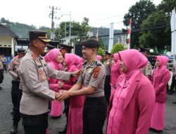 14 Personil Bintara Polres Aceh Tengah Yang Naik Pangkat Sujud Syukur