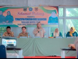 Ketua TP PKK Kabupaten Sijunjung Ny. Riri Benny Dwifa Membuka Acara Pemantapan Pengisian Buku Dasawisma di Nagari Koto Tuo