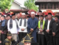 Peringatan Hari Raya Anam 2024: Bupati dan Wabup Pasbar Ikuti Tradisi Manjalang Buya Lubuak Landua