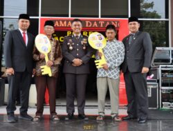 Dihari Jadi Bhayangkara Ke-78, Kapolres Serahkan Rumah Layak Huni Kepada Dua Warga Aceh Tengah Kurang Mampu