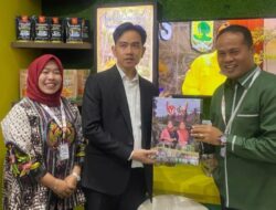 Walikota Surakarta Kunjungi Stand Sijunjung Beliau Sangat Mengagumi Produk UMKM Sijunjung