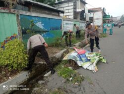 TNI-Polri Bersama Warga Goro Bersihkan Lingkungan
