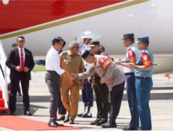 Pangdam IM dan Forkopimda Prov Aceh Sambut Kedatangan Presiden RI Ir. H. Joko Widodo di Provinsi Aceh.