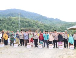 Warga Kampung Rusip Sumringah Terima Paket Sembako Jumat Barokah Polres Aceh Tengah