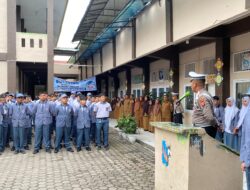Jadi Pembina Upacara Di SMAN 1 Takengon, Kasat Lantas Sosialisasikan Tertib Berlalulintas Kepada Pelajar