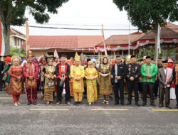 MEMPERINGATI HUT KE – 79 KEMERDEKAAN REPUBLIK INDONESIA DANDIM 0106/ATENG MENGHADIRI KARNAVAL DAN PAWAI BUDAYA