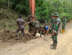 Pemasangan Gorong-Gorong Titik Ke 5, Satgas TMMD Ke 121 Gunakan Alat Berat