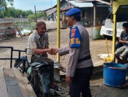 Sat Pol Airud Rutin Patroli Pesisir untuk Beri Rasa Aman kepada Pedagang Ikan dan Nelayan