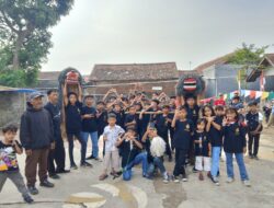 Seni Budaya Sunda yang di mainkan oleh Anak kp.Bantar sari 10 Desa Cangkuang Rancaekek Bandung