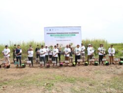 Sambut Hari Maritim Nasional, SPMT Grup Perkuat Ekosistem Pesisir Kalteng dengan 30.000 Bibit Mangrove.