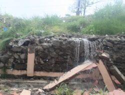 Di Duga Kurang Pengawasan, Pagar Beton RSUD Muyang Kute Ambruk