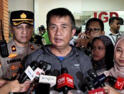 Bey Machmduin Jenguk Para Korban Kecelakaan Tol Cipularang KM 92