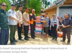 Pjs Bupati Sijunjung Drs. Maifrizon. M.S.i Kunjungi Daerah Terkena Banjir Di Kecamatan Sumpur Kudus