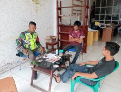Manfaatkan Warung Kopi, Babinsa Koramil Bandar Komsos Dengan Warga Binaan