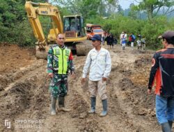 Penanggulangan Material Longsor di Beberapa Titik Dalam Wilayah Koramil 01/Bandar