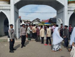 Ribuan Pelayat Padati Kuta Krueng, Polres Pidie Jaya Atur Keamanan dan Lalu Lintas