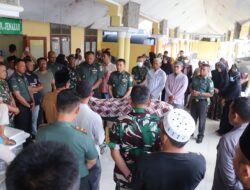 Dandim 0106/ Aceh Tengah Lepas Jenazah Alm Serka Sarbaini Ke Tempat Pemakaman Terahir