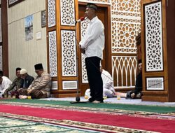 Taraweh Di Kampung Toweren, Kapolres Aceh Tengah : Imbau Kontrol Anak Saat Malam Hari 