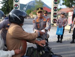 Kapolres Bener Meriah Berbagi Takjil, Wujud Kepedulian di Bulan Suci Ramadhan 1446 H.