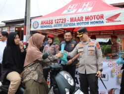 Berkah Ramadhan: Kapolres Pidie Jaya dan Jajaran Bagikan Takjil untuk Masyarakat di Jangka Buya