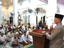 Terawih & Ceramah Nuzulul Qur’an 1446 H, Kapolres Pidie Jaya Ajak Masyarakat Perkuat Iman & Taat Hukum