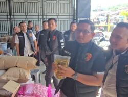 Sat Reskrim Polres Aceh Tengah Cek Takaran Dan Harga Minyak Kita Yang Beredar di Pasar