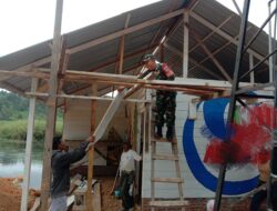 Babinsa Koramil 03/Pegasing Bantu Masyarakat Desa Binaan 