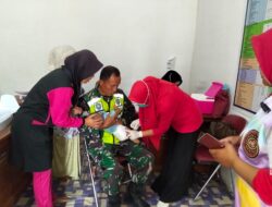 Babinsa Koramil 02/Wps Hadiri Kegiatan Posyandu dan Posbindu Di Wilayah Binaannya