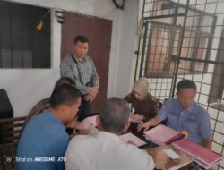 Penyidik Unit PPA Serahkan Dua Tersangka Pengeroyokan Serta BB Ke JPU