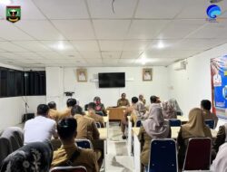 Kepala Dinas Komunikasi dan Informatika Kabupaten Sijunjung, drg. Ezwandra, MSc Memimpin Rapat Staf Perdana