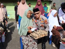 Polres Aceh Tengah Peduli, Kapolres Salurkan 20 Paket Sembako Dan Tali Asih Ke Warga Mekar Maju