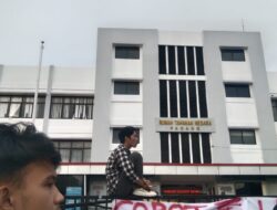 Puluhan Mahasiswa dan Pemuda Geruduk Rutan Anak Air Kota Padang